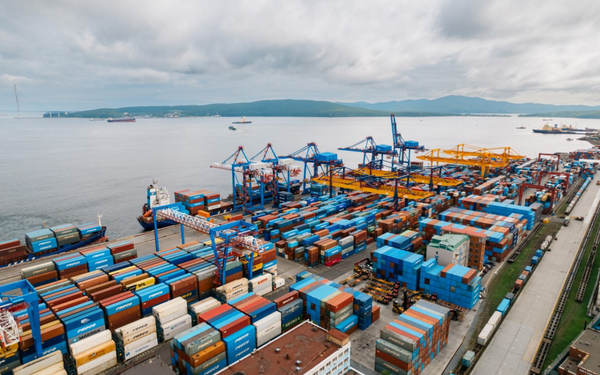 В портах контейнеры перегружают быстро из-за стандартных размеров морских контейнеров — Авангард Директ