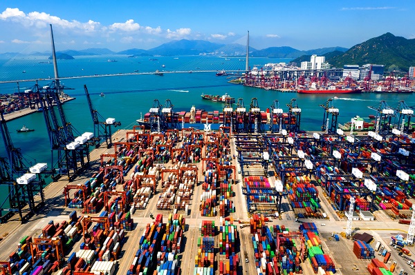 Крупный китайский порт Гонконг — Авангард Директ